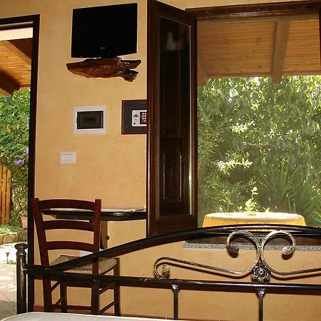 Casa S' Alzolitta * Magomadas